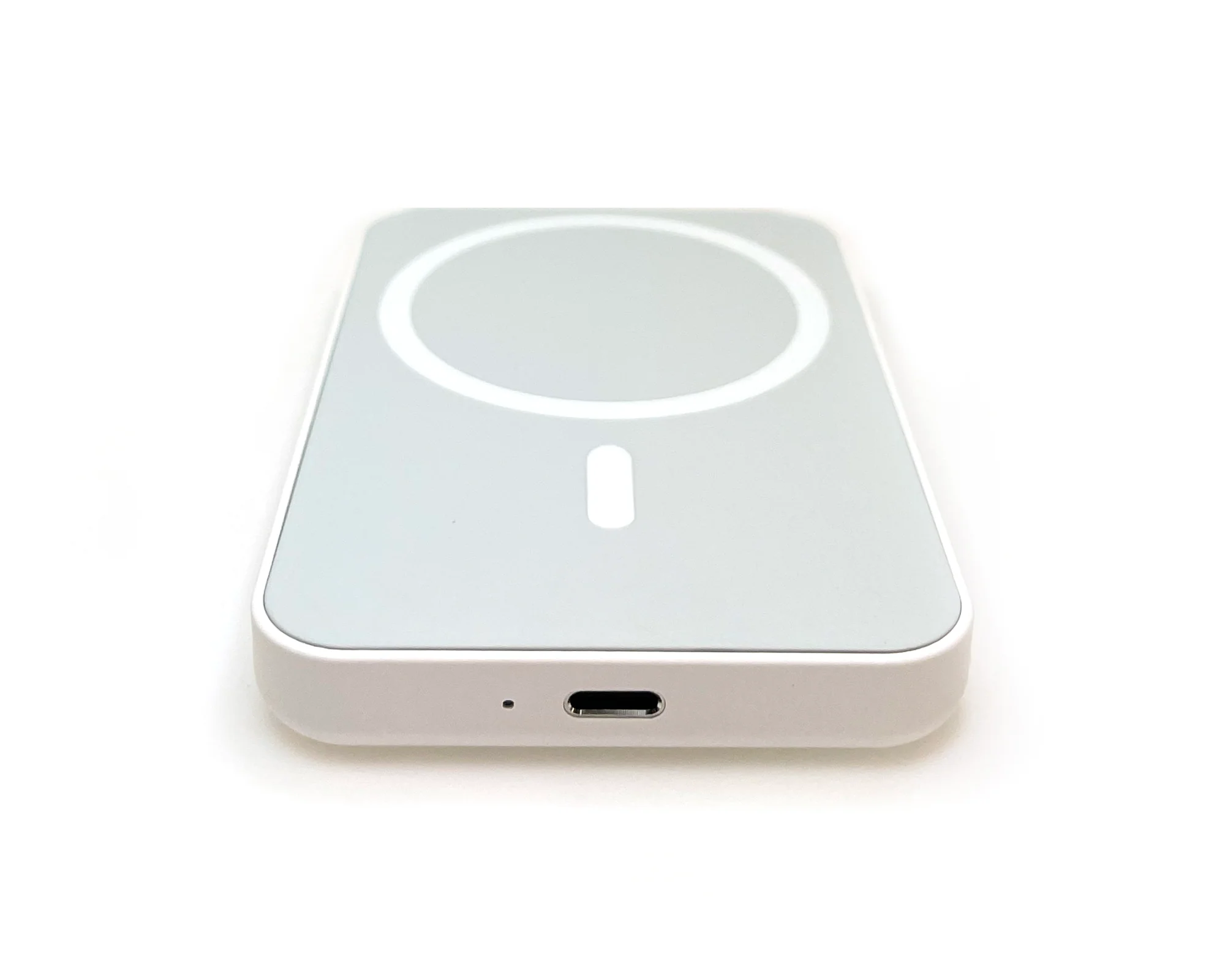 For iPhone 12, 13, 14, 15, 16, 17 Series Battery Pack Magnetic Charging 5W White.
